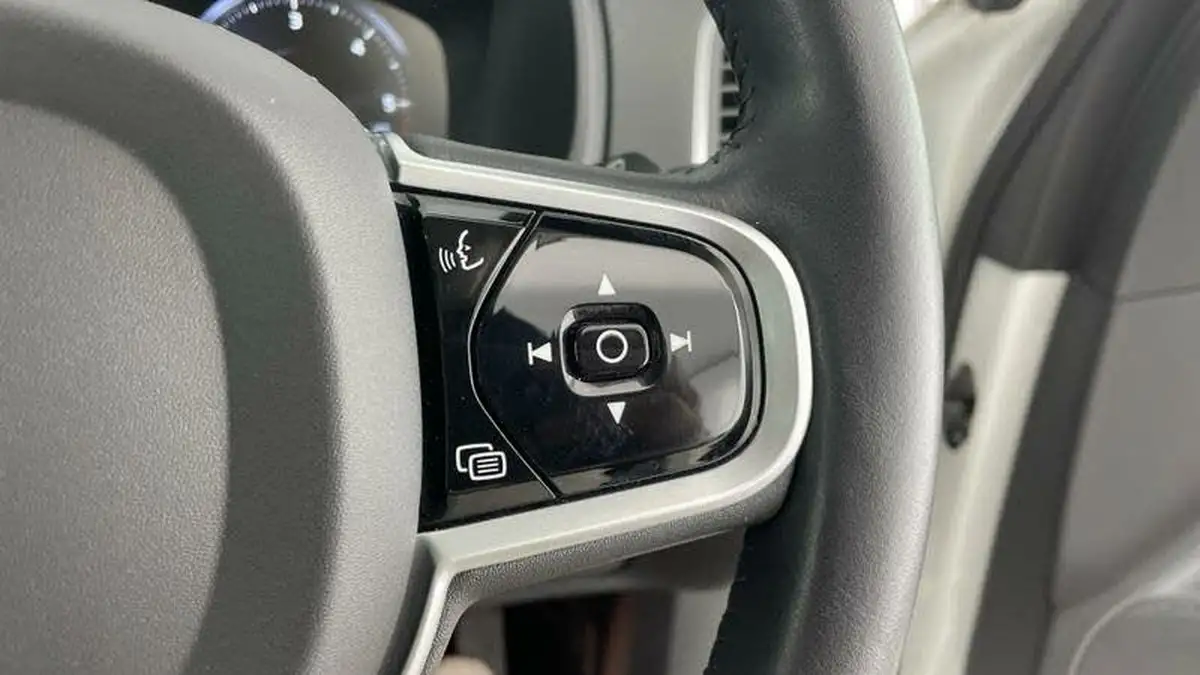 2022-volvo-xc90-20td-b5-momentum-big-20