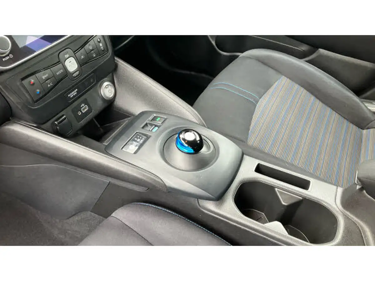2020-nissan-leaf-e-acenta-big-12