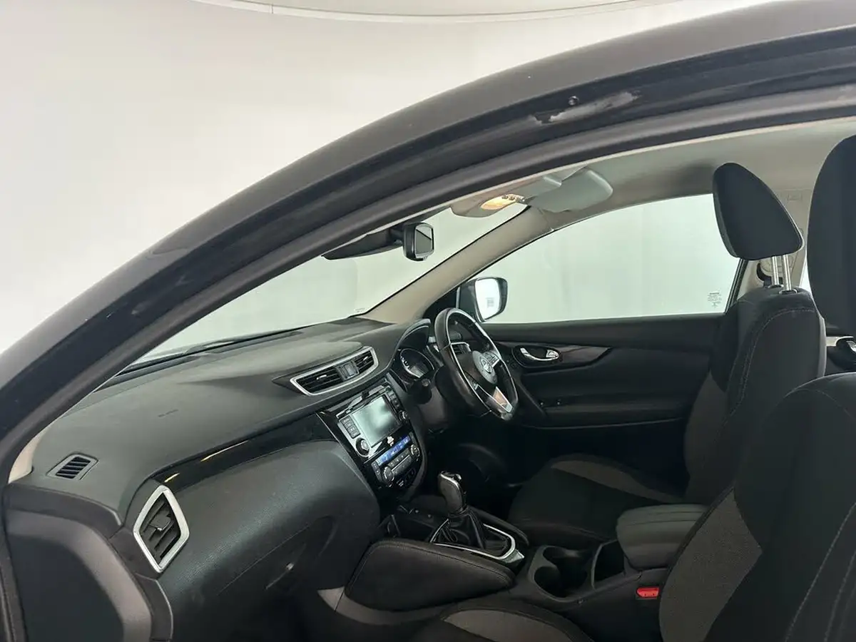 2019-nissan-qashqai-15dci-acenta-premium-17in-alloys-dct-big-12