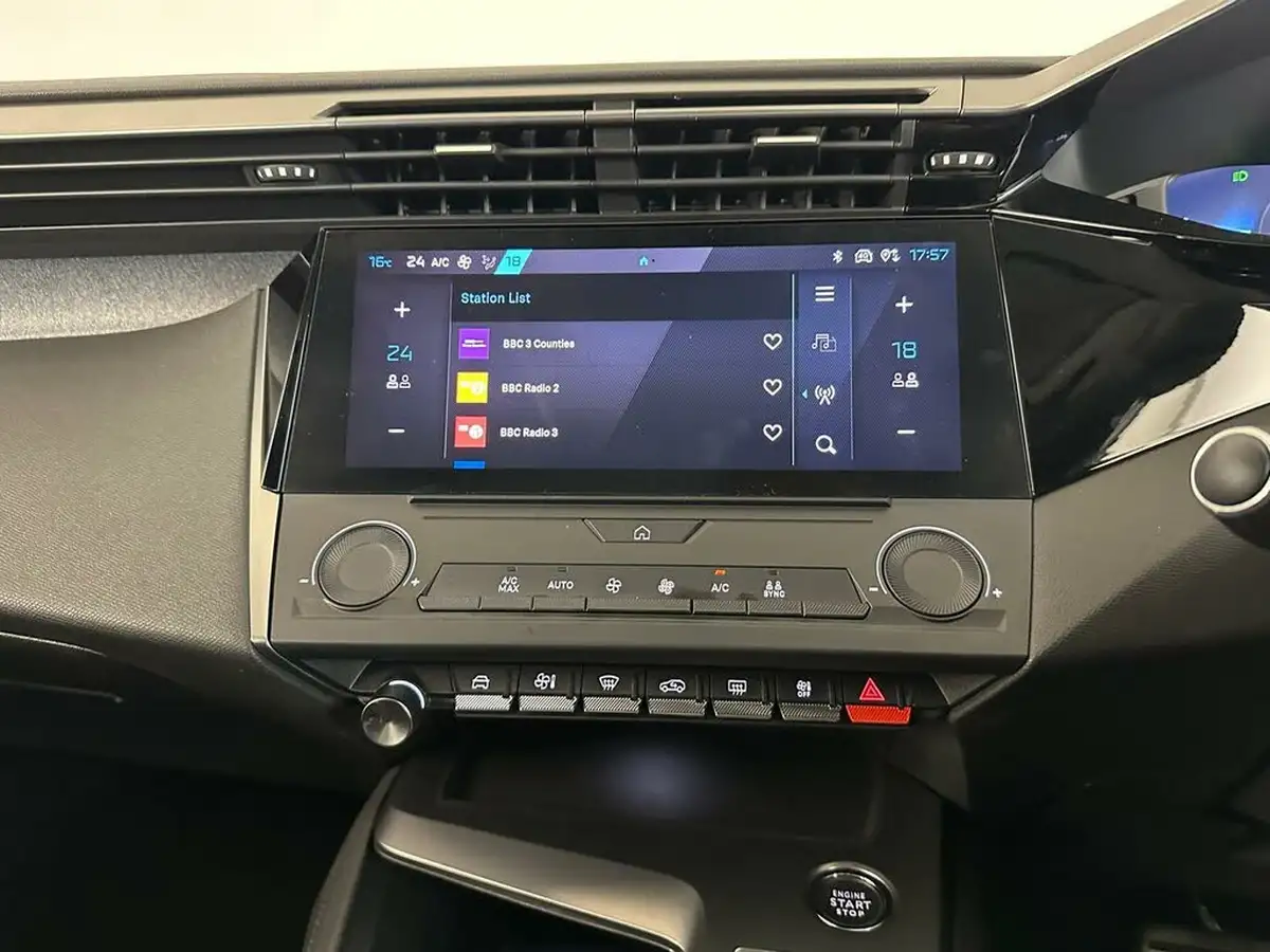 2023-peugeot-308-12-puretech-active-premium-130ps-big-32