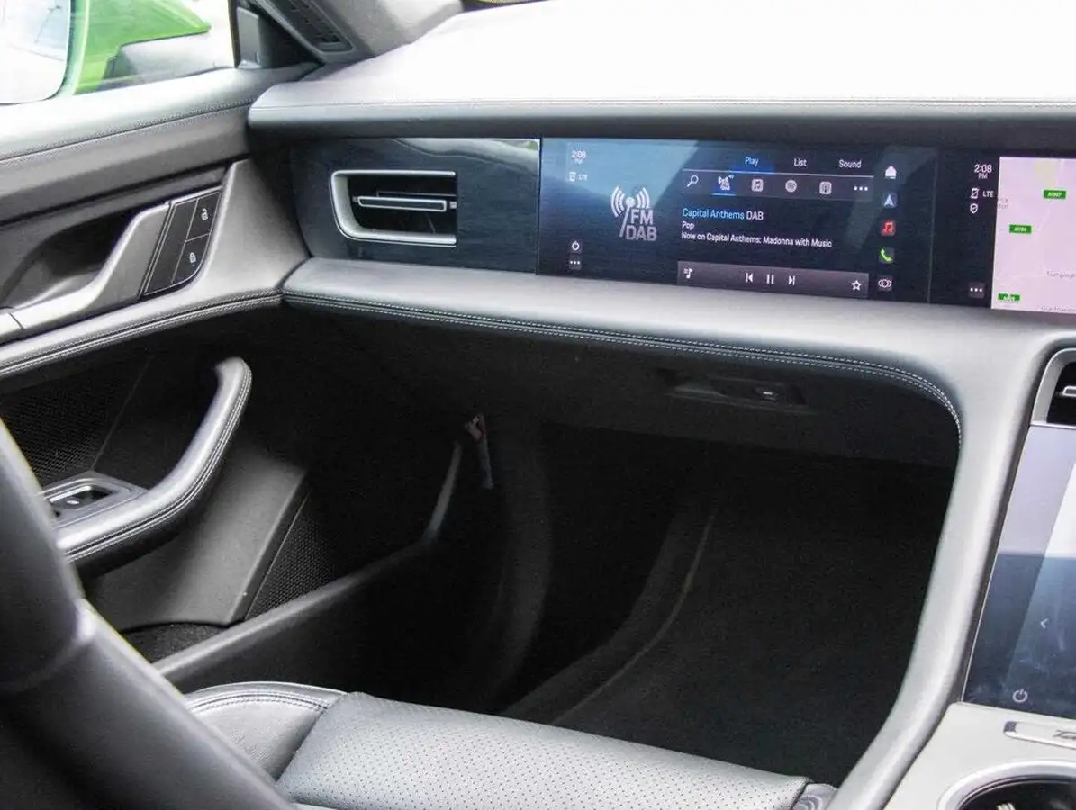2022-porsche-taycan-e-4s-571ps-performance-battery-plus-big-27
