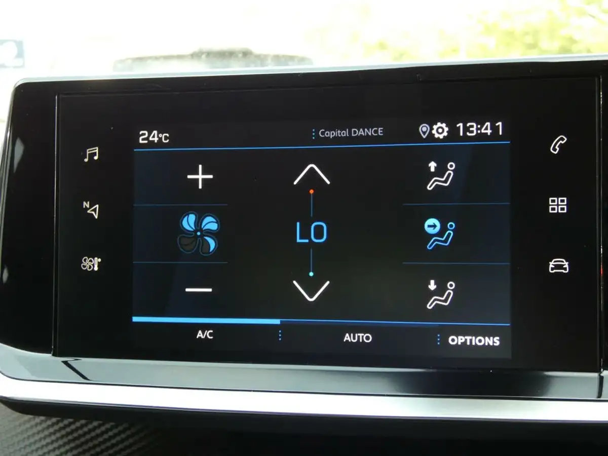 2020-peugeot-2008-suv-12-puretech-allure-100bhp-big-24