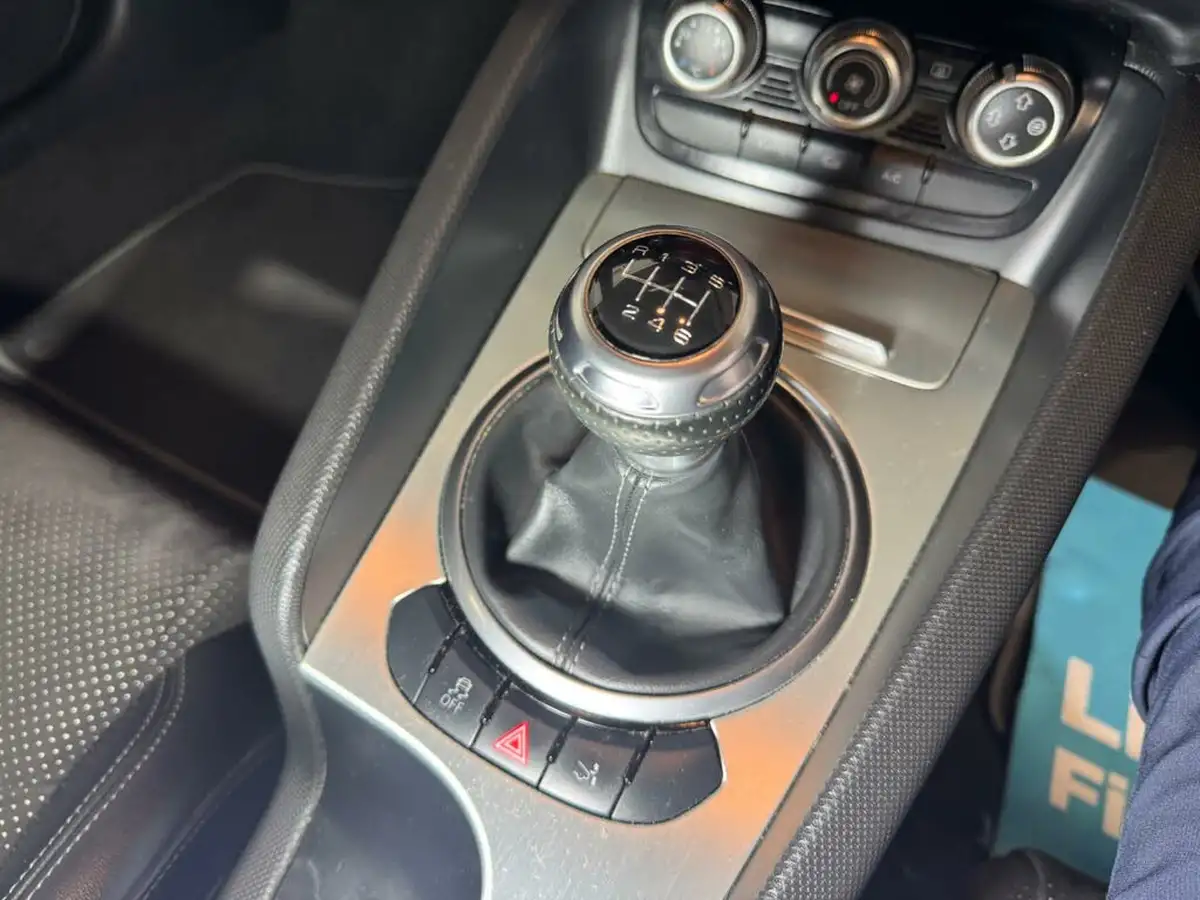 2013-audi-tt-coupe-18-tfsi-s-line-big-15