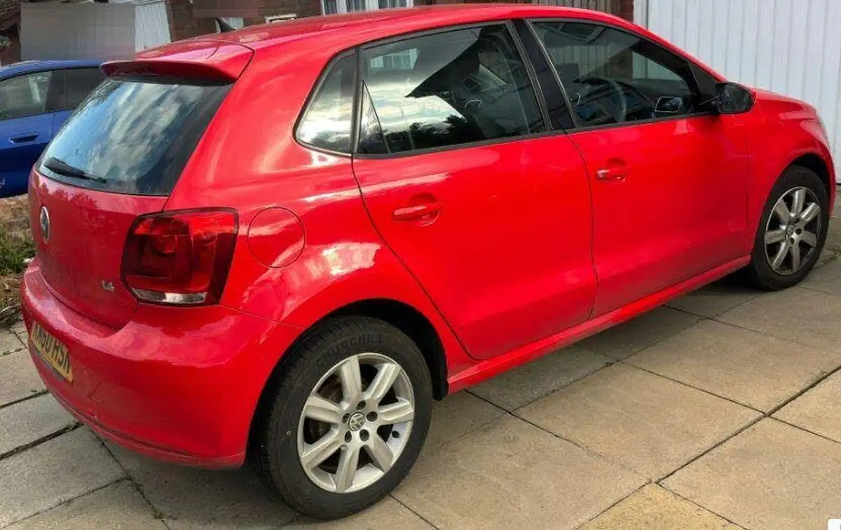 2011-volkswagen-polo-14-se-85ps-5d-big-3
