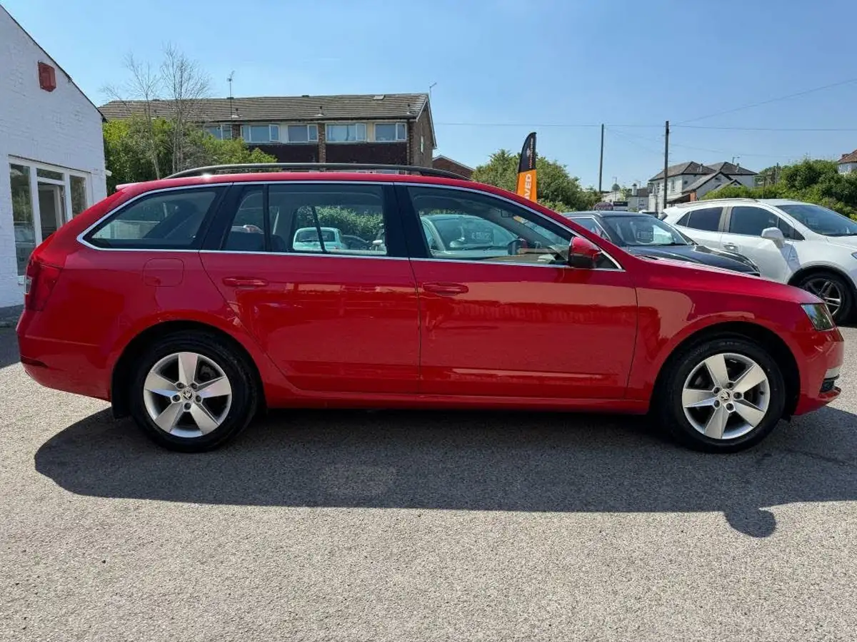 2019-skoda-octavia-16tdi-se-technology-estate-big-2