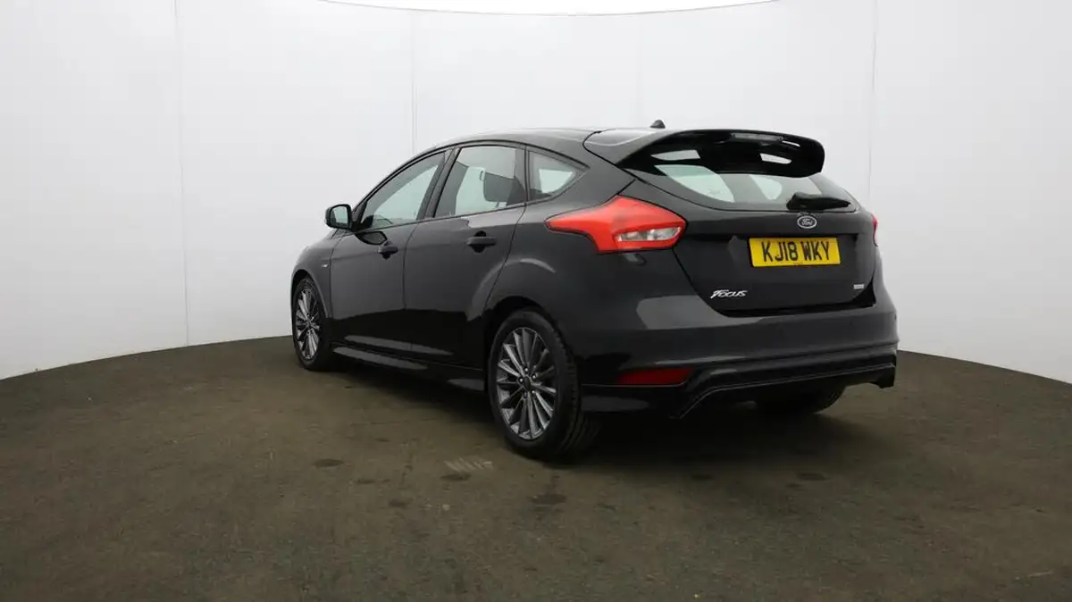 2018-ford-focus-10t-st-line-140ps-hatchback-big-45