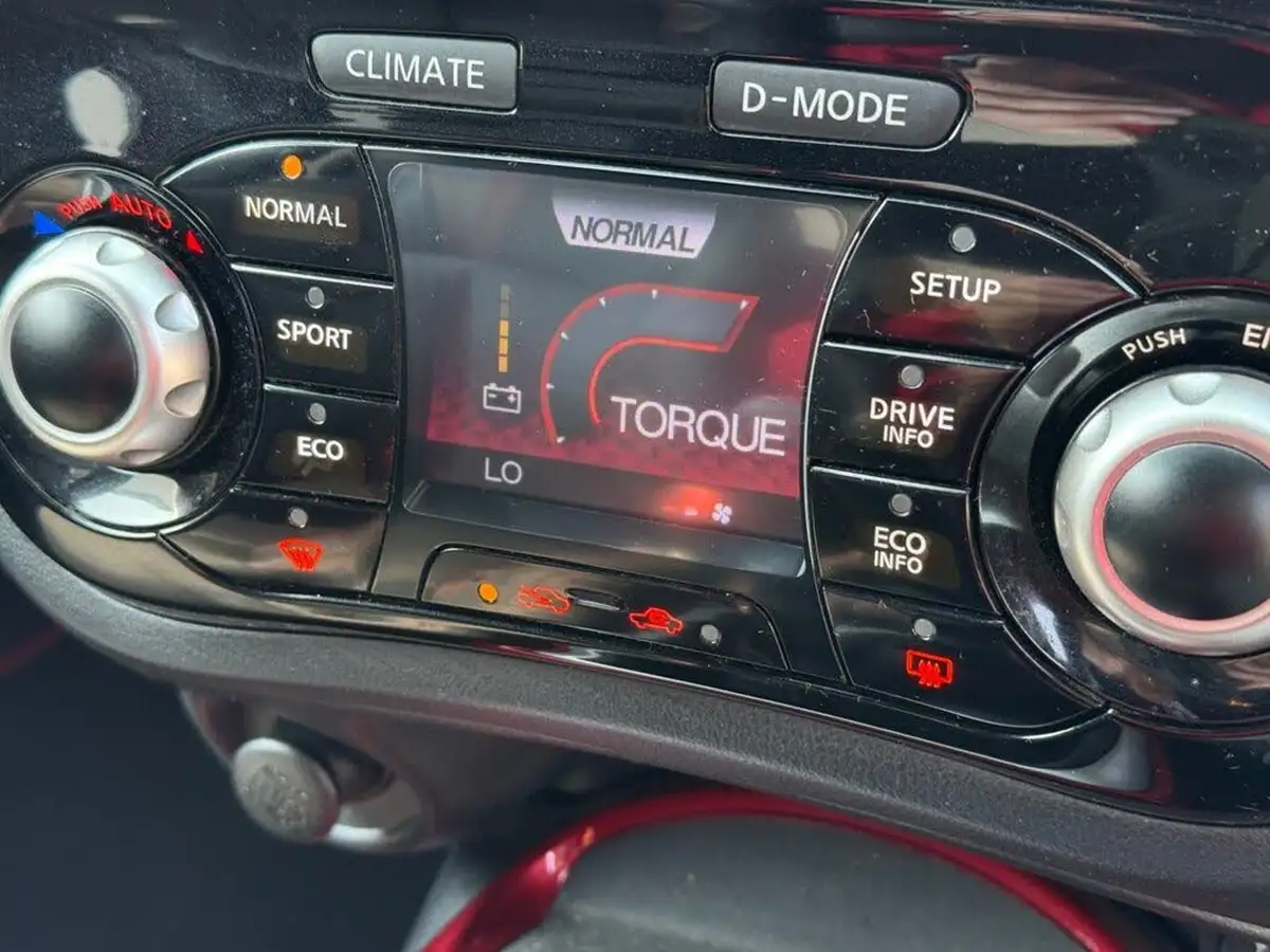 2015-nissan-juke-12-tekna-big-26