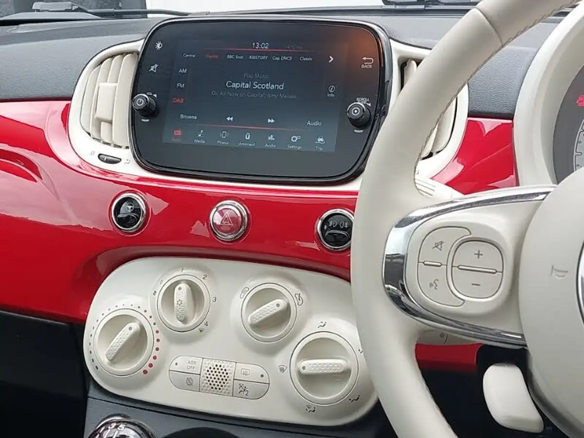 2021-fiat-500-10-lounge-big-9