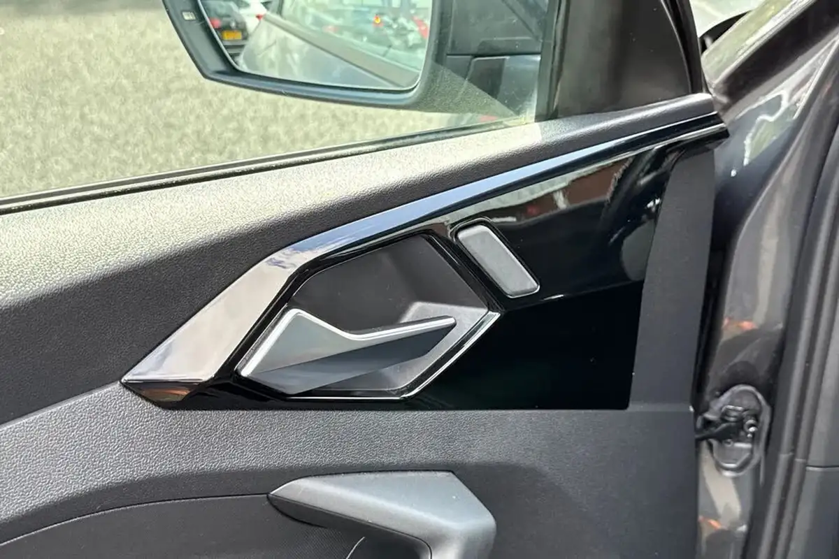 2019-audi-a1-10-30-tfsi-technik-big-28