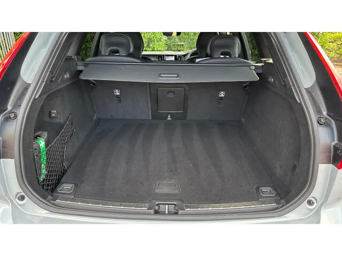 2023-volvo-xc60-20-b5-plus-big-16