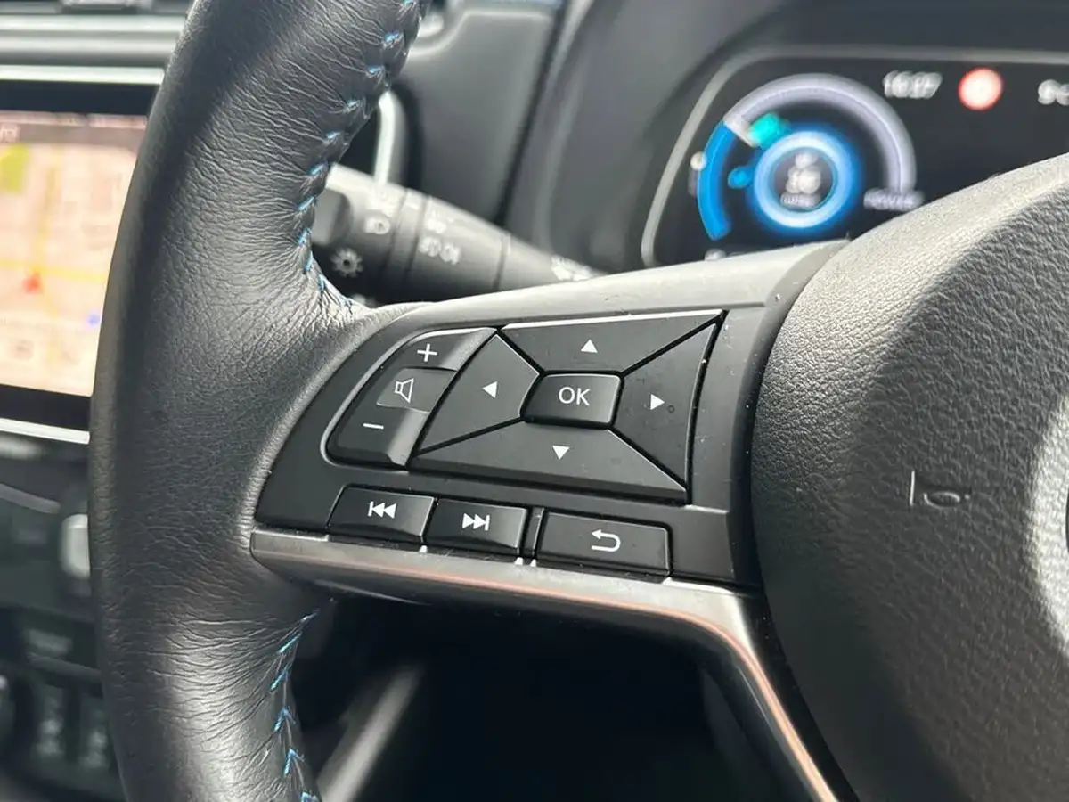 2024-nissan-leaf-e-tekna-39kwh-big-18