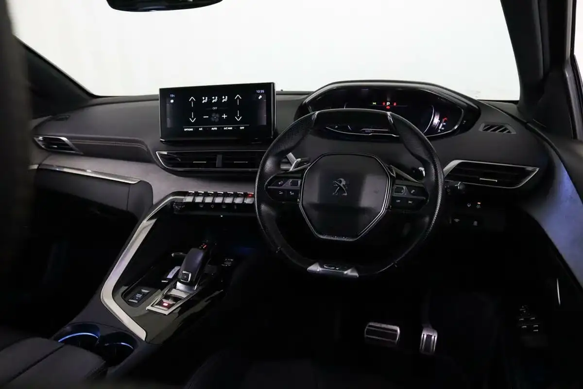 2022-peugeot-5008-suv-12-puretech-gt-eat8-big-13