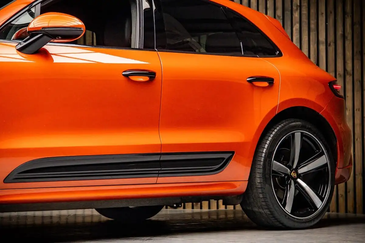 2023-porsche-macan-20-big-15