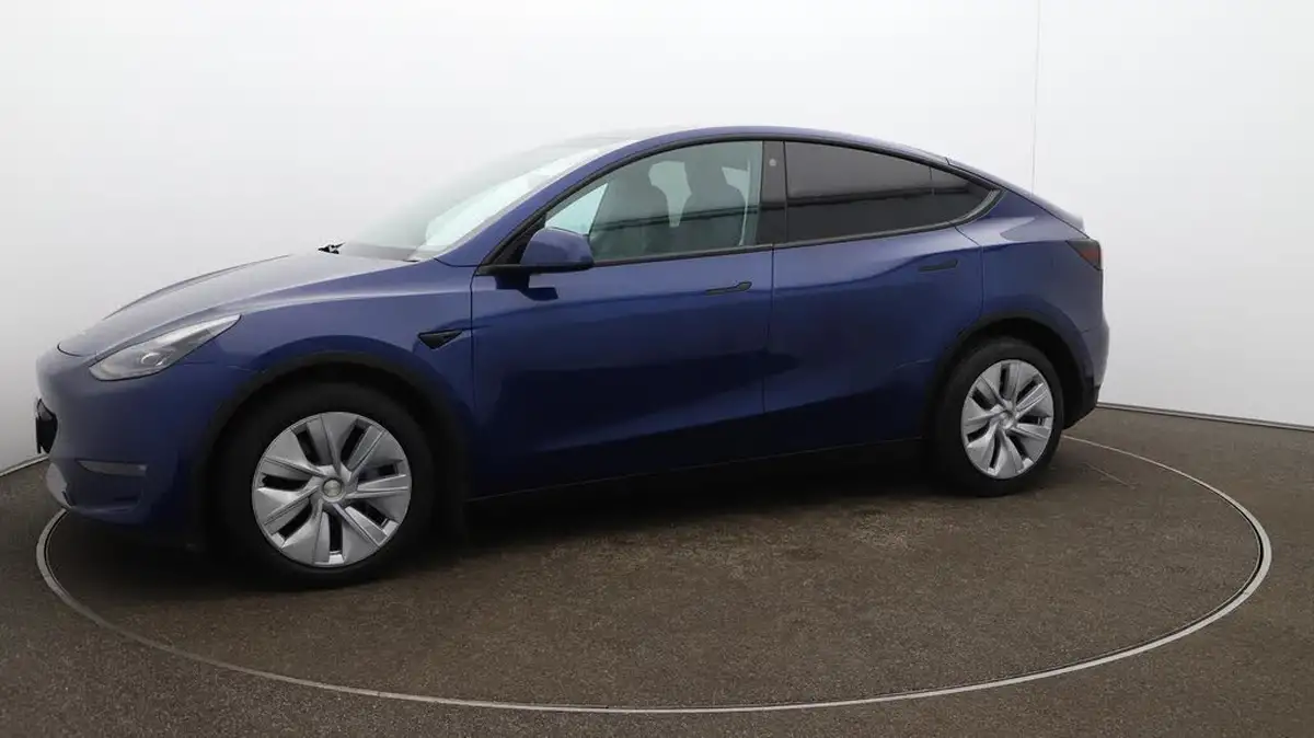 2022-tesla-model-y-e-long-range-big-67