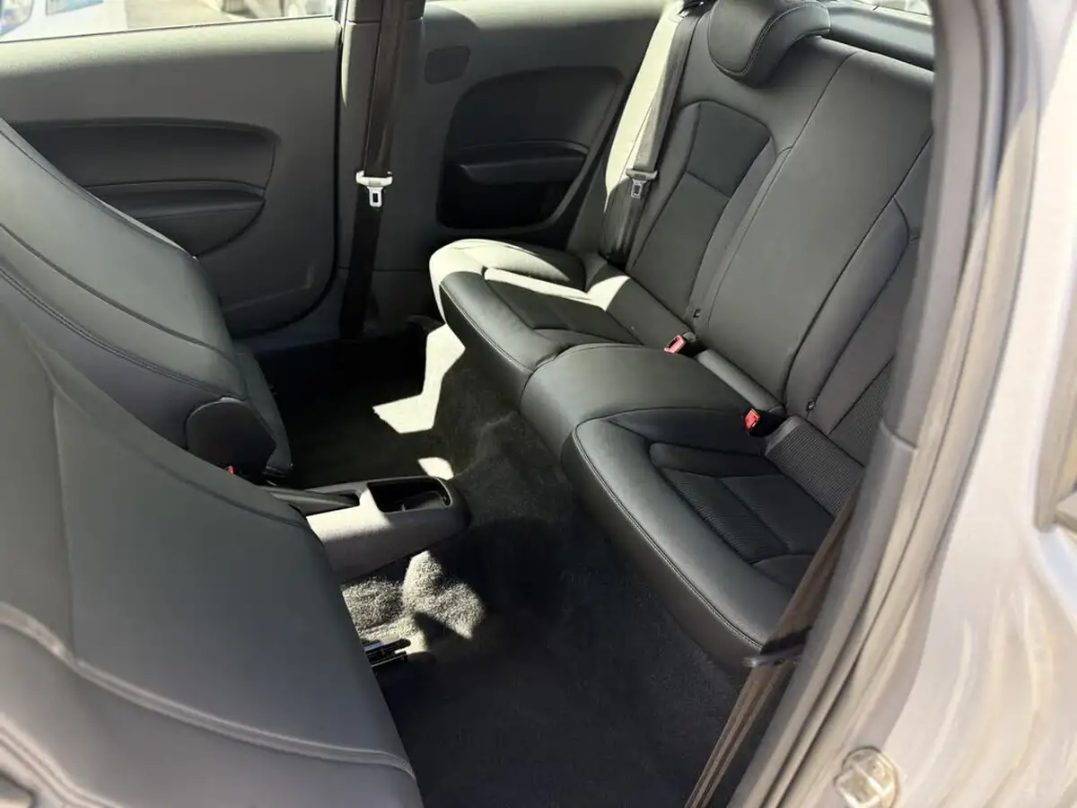 2015-audi-a1-16tdi-s-line-hatchback-3d-big-24