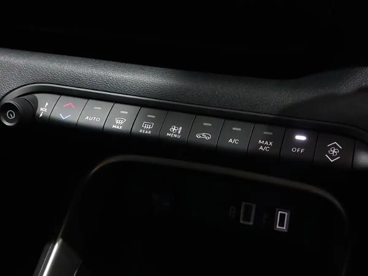 2024-jeep-avenger-12-gse-altitude-big-15
