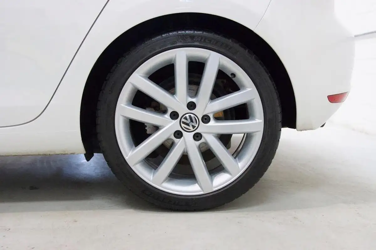 2012-volkswagen-golf-20td-gt-hatchback-5d-dsg-big-29