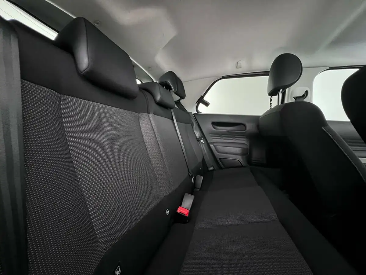 2017-citroen-c4-cactus-16bluehdi-w-big-14