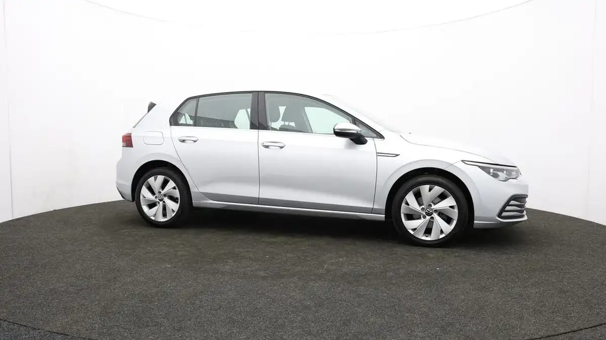 2021-volkswagen-golf-15-tsi-style-130ps-hatchback-big-43