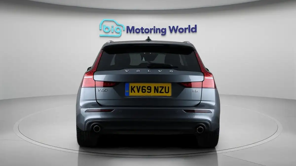 2019-volvo-v60-20-t5-momentum-plus-big-5