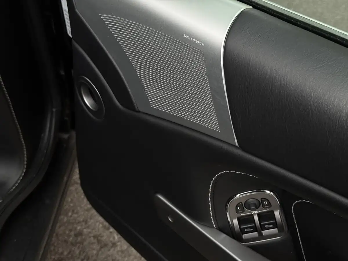 2010-aston-martin-db9-60-volante-touchtronic-ii-big-13
