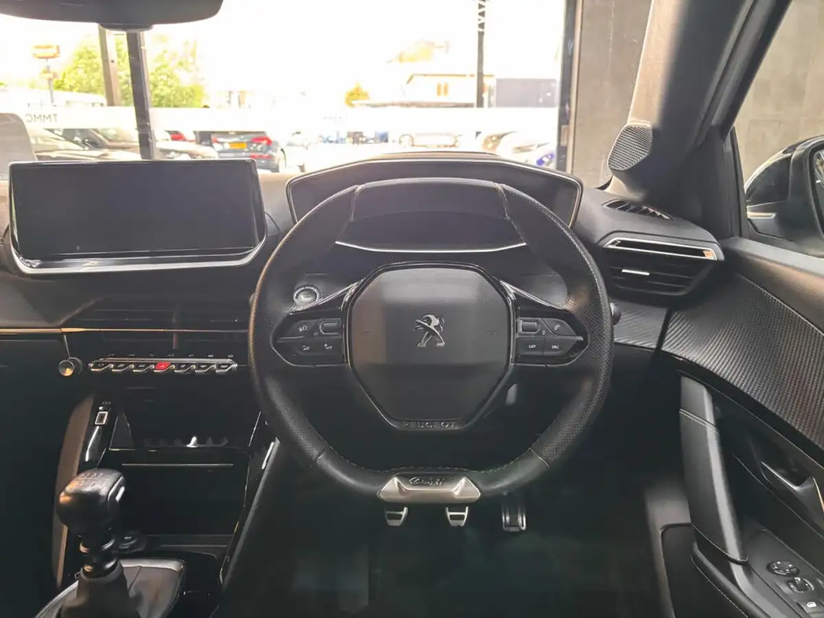 2023-peugeot-208-12-puretech-gt-100ps-big-27