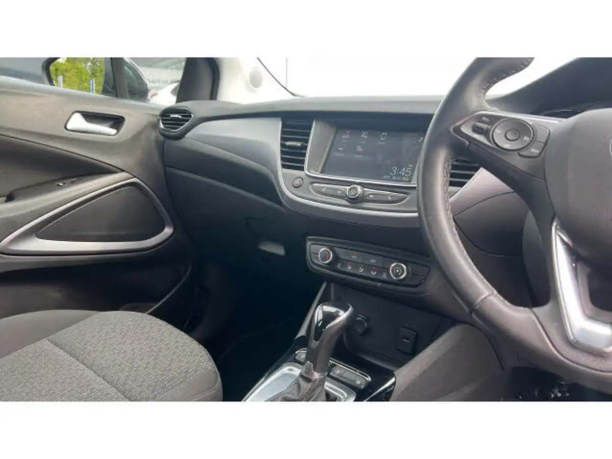 2022-vauxhall-crossland-12-design-130ps-auto-big-13