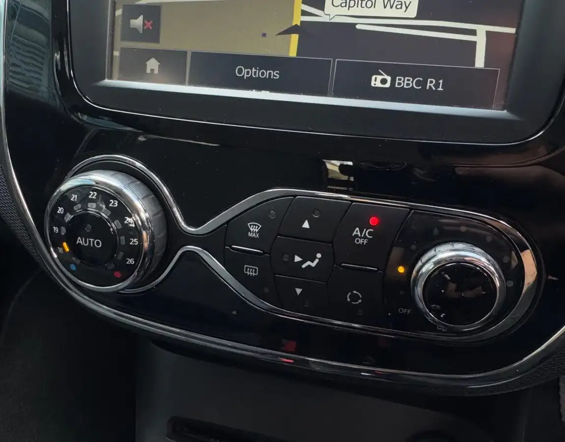 2015-renault-captur-09-dynamique-nav-big-48