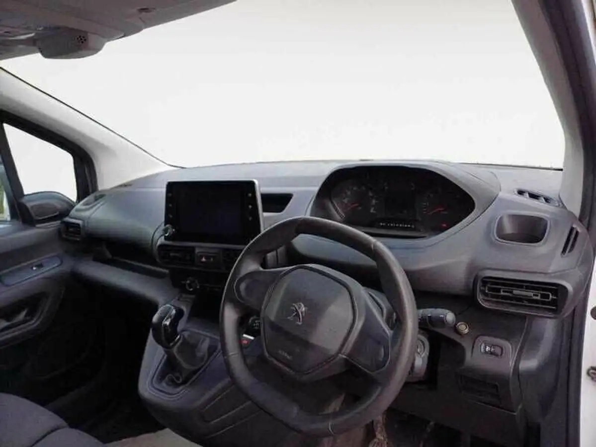 2021-peugeot-partner-15-bluehdi-1000-professional-100ps-eu6dt-panel-big-1