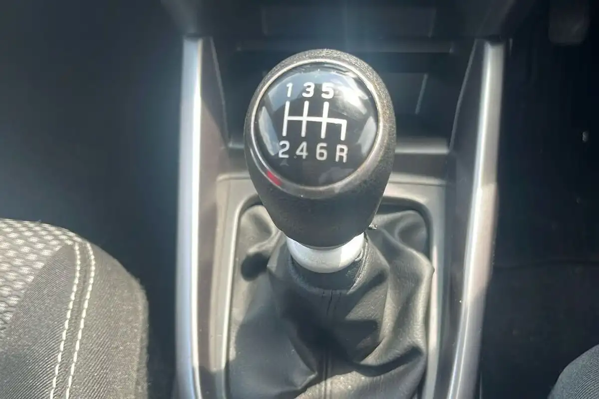 2022-suzuki-vitara-14-boosterjet-sz-t-big-16