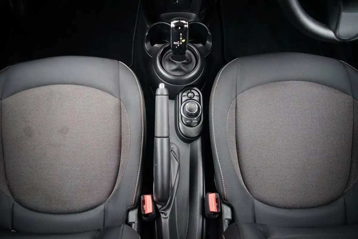 2022-mini-cooper-15-cooper-classic-hatchback-5d-auto-big-17
