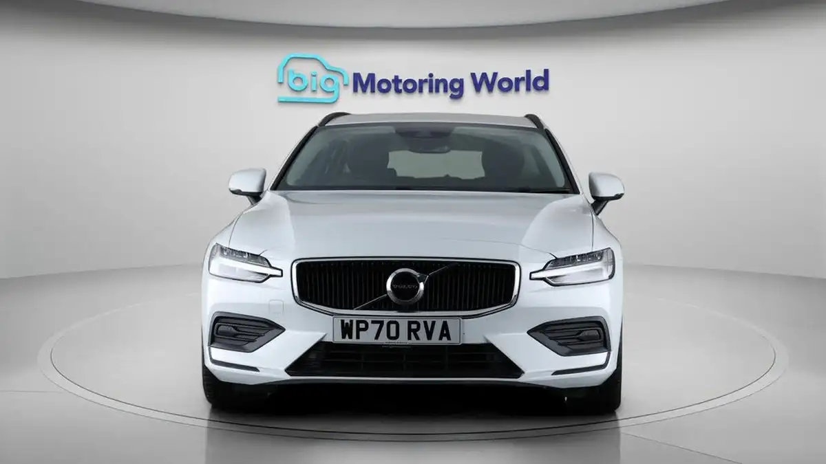 2020-volvo-v60-20-b3-momentum-big-2