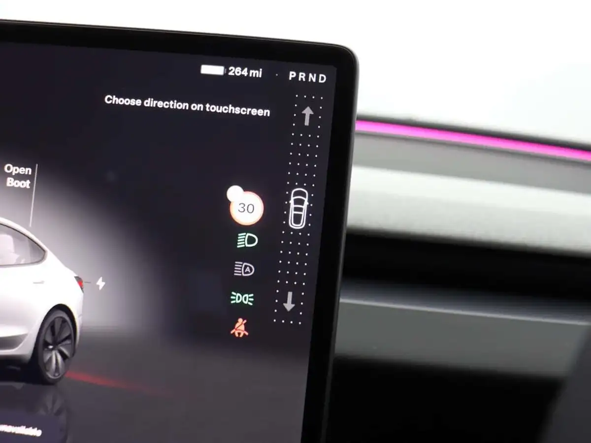 2024-tesla-model-3-e-rwd-big-31