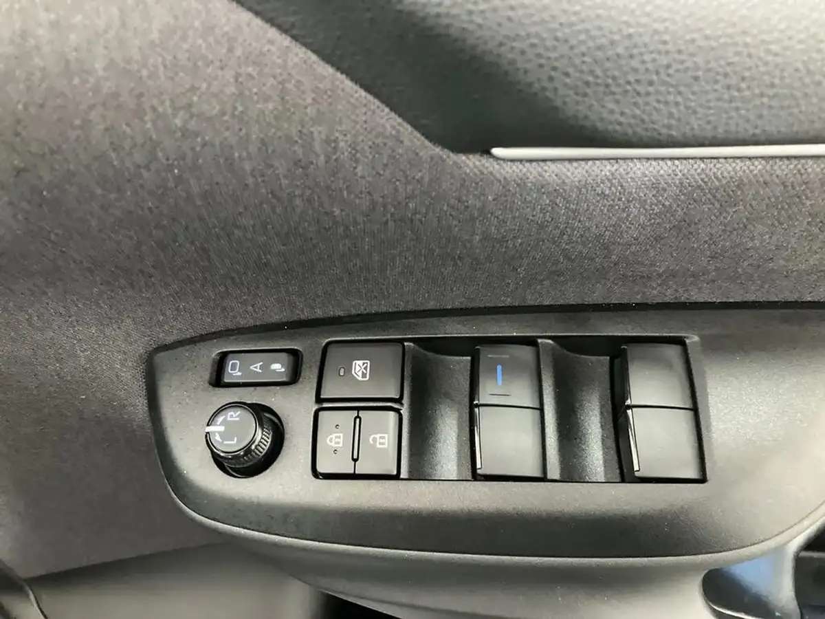 2023-mazda-mazda2-15-select-big-20
