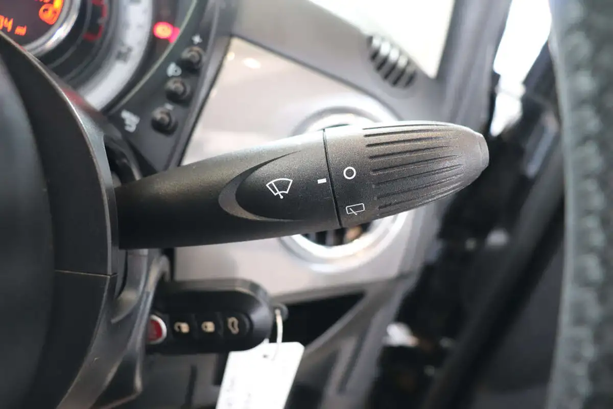 2019-fiat-500-12-lounge-ss-big-44