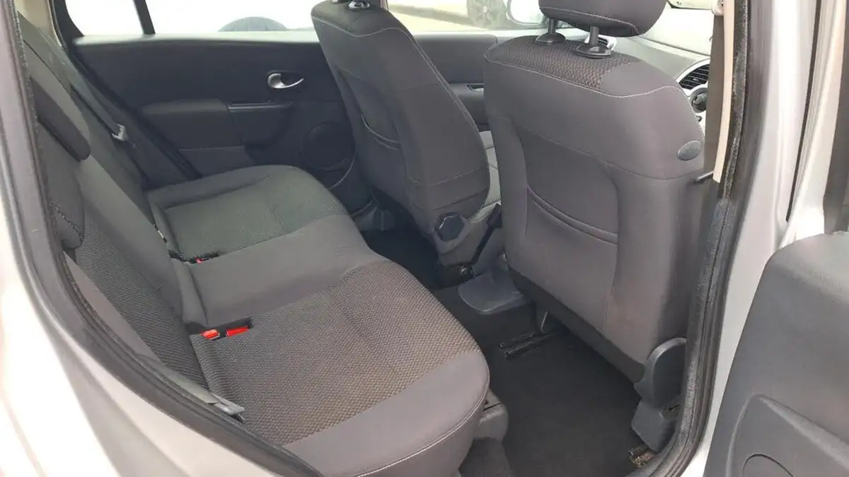 2010-renault-grand-modus-15td-dynamique-15dci-86bhp-big-6