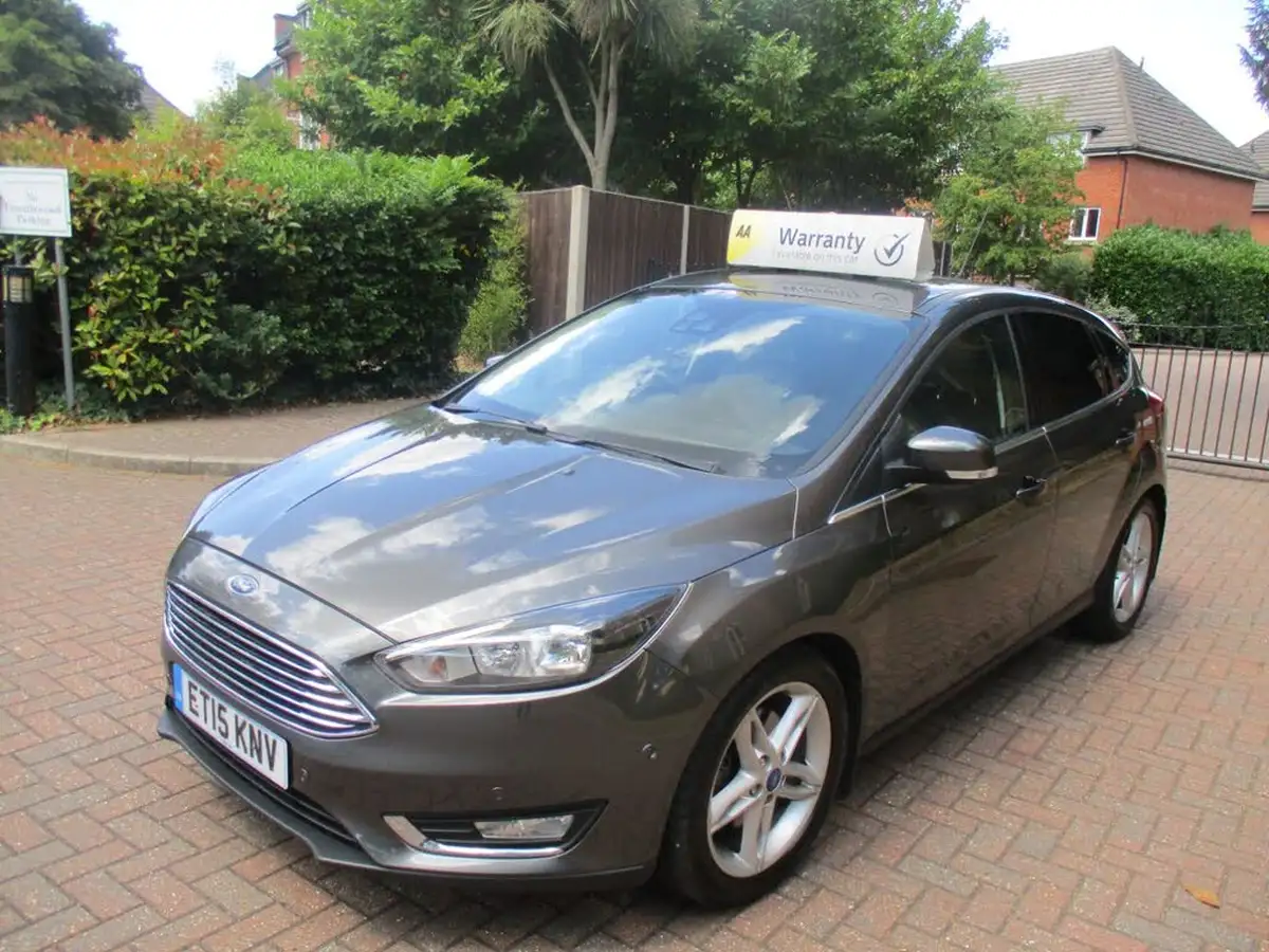 2015-ford-focus-15-titanium-hatchback-big-27