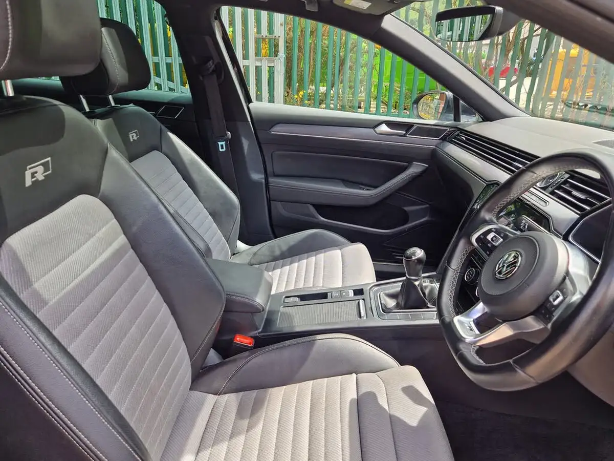 2018-volkswagen-passat-14-tsi-r-line-150ps-saloon-4d-big-13