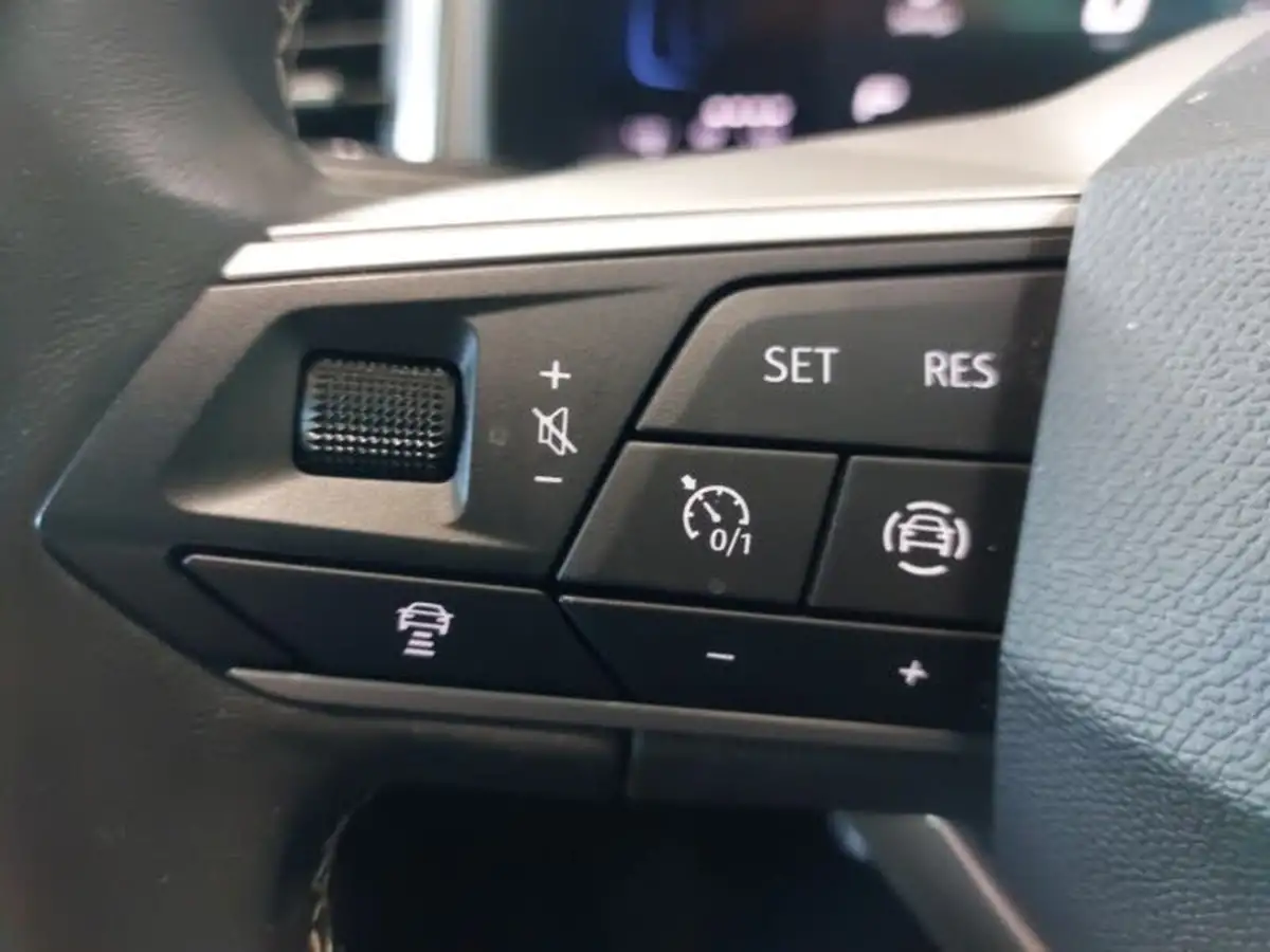 2023-seat-ateca-15-ecotsi-xperience-dsg-big-13