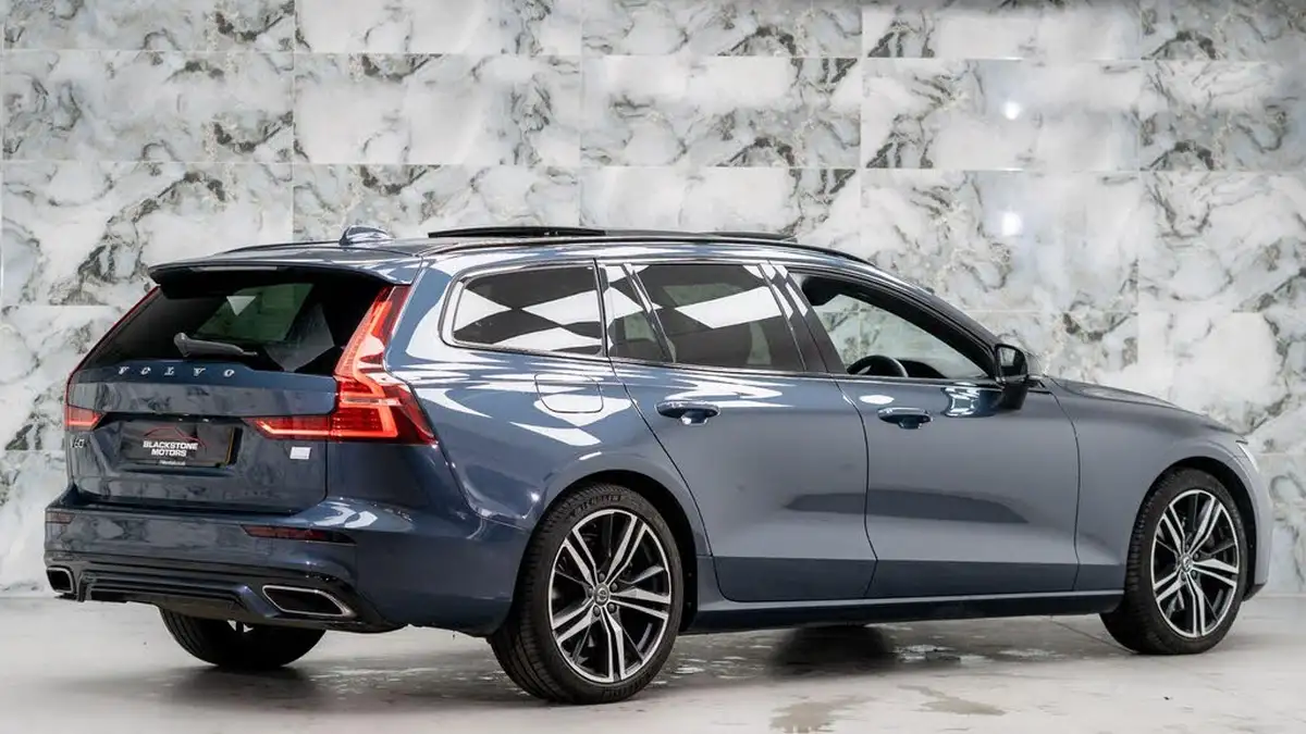 2021-volvo-v60-20-t6-r-design-350bhp-plug-in-hybrid-big-7