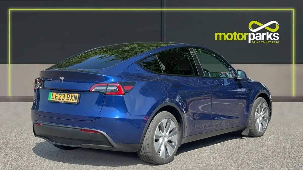 2023-tesla-model-y-e-rwd-big-2