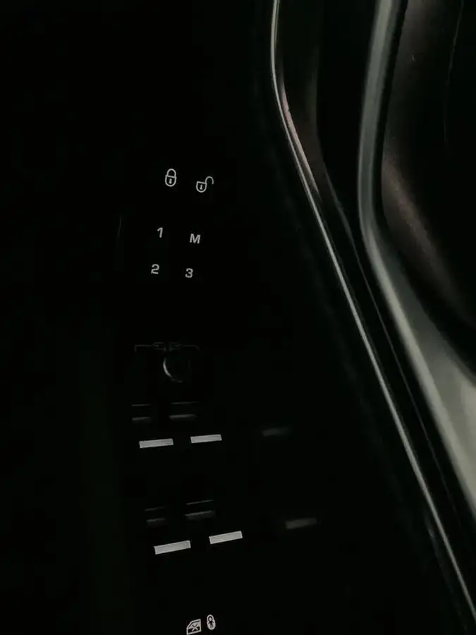 2019-land-rover-range-rover-velar-20-d180-s-big-25