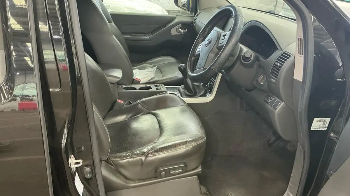 2013-nissan-pathfinder-25td-tekna-big-8