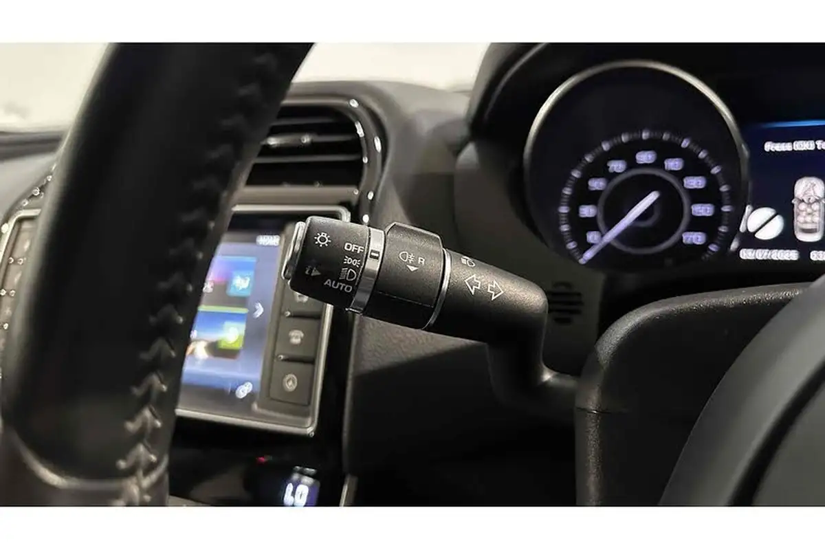 2015-jaguar-xe-20-prestige-big-33
