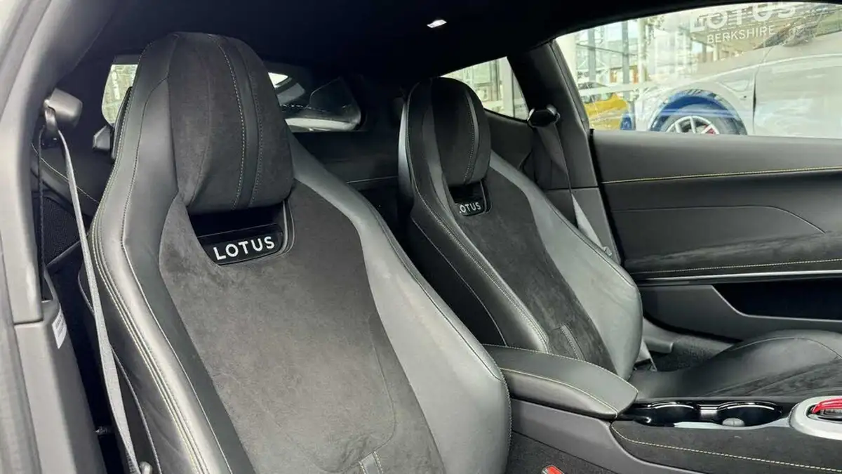 2024-lotus-emira-35-first-edition-v6-big-9