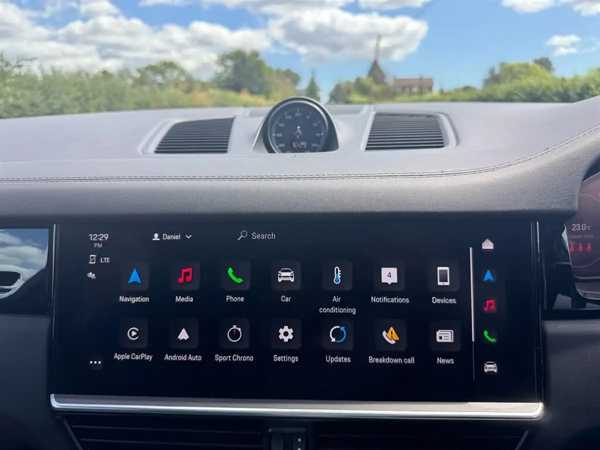 2021-porsche-cayenne-30-v6-station-wagon-big-27