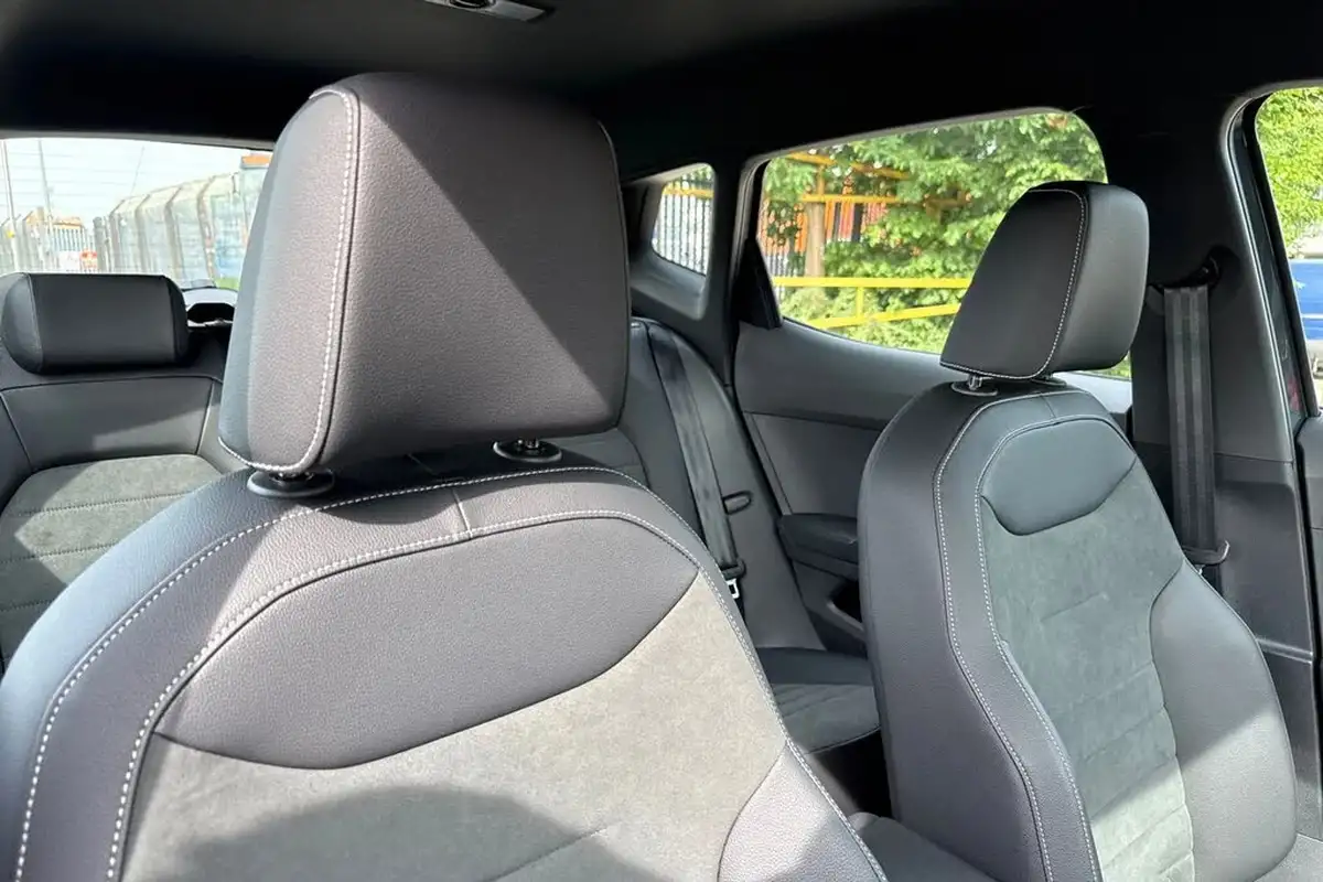 2025-seat-arona-10-tsi-xperience-lux-dsg-big-22