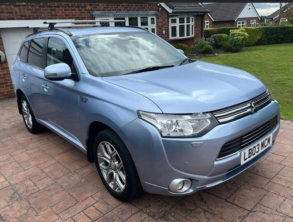 2014-mitsubishi-outlander-20-gx4hs-big-0