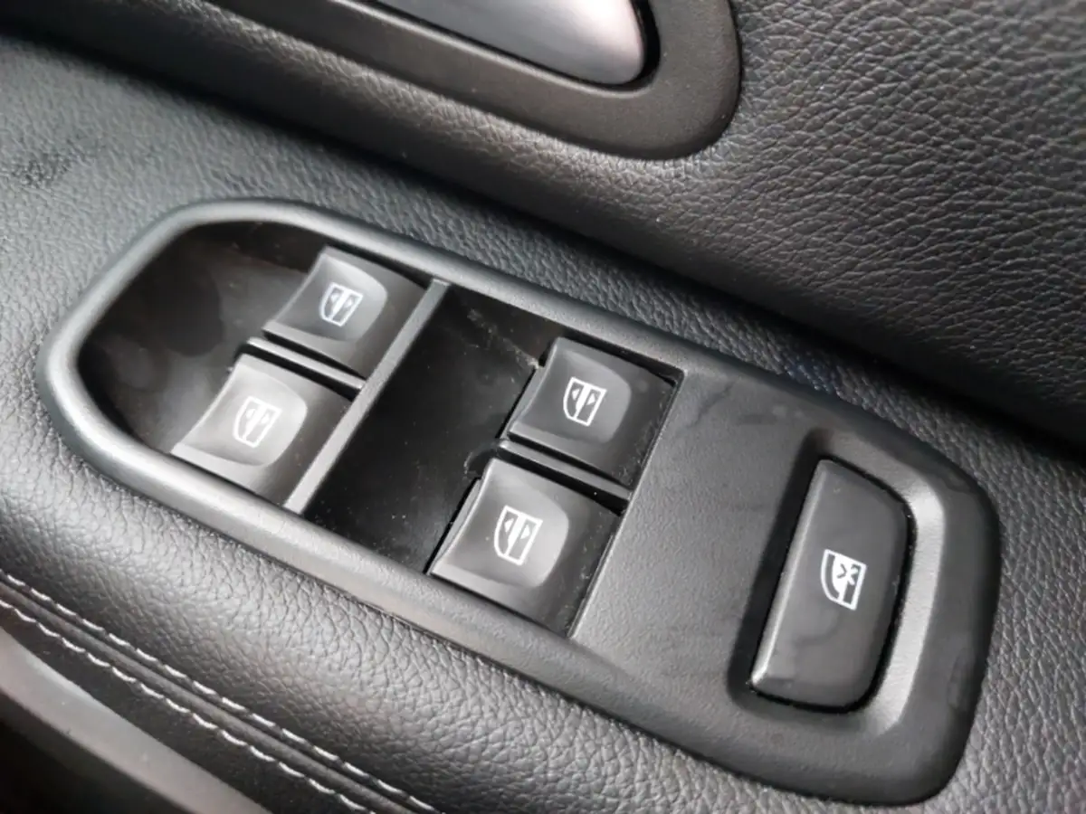 2022-dacia-duster-13-tce-prestige-150bhp-edc-big-15