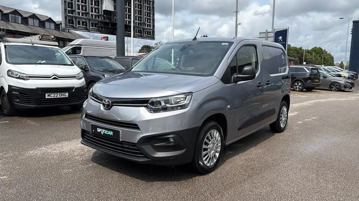 2021-toyota-proace-city-15d-icon-100hpeu6dt-e-l1-big-6